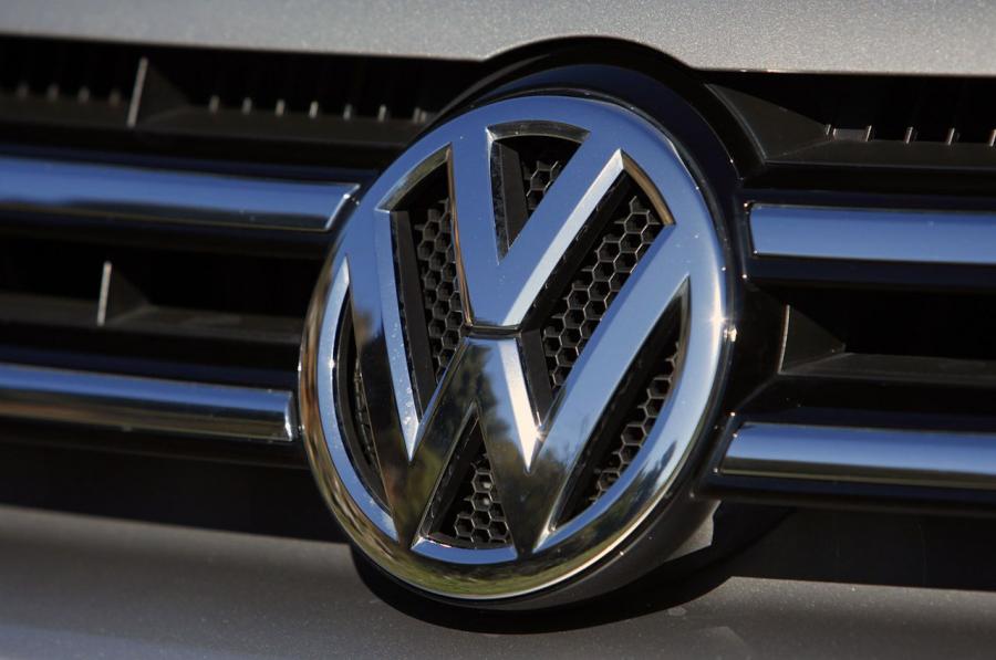  Volkswagen Touareg Hybrid 2011 года  (фото 43 из 49)